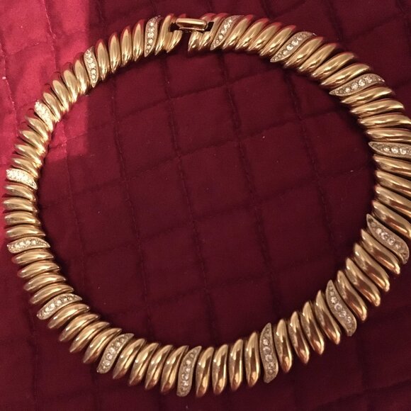 Vintage Designer Necklace  Gold Plated  Jolie Gabor Priced  way below retail - Picture 1 of 4
